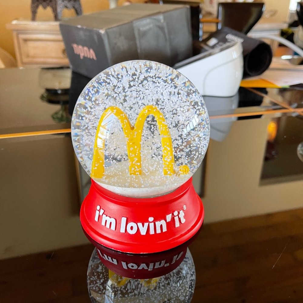 McDonald's i'm lovin' it Snow Globe